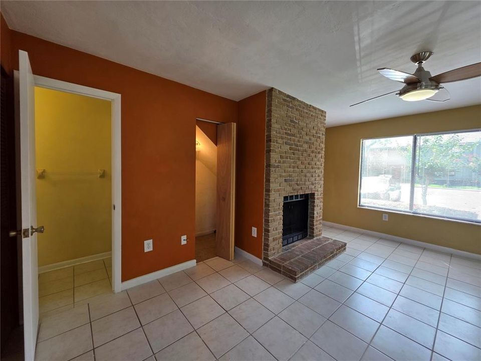 For Sale: $155,000 (2 beds, 2 baths, 1133 Square Feet)