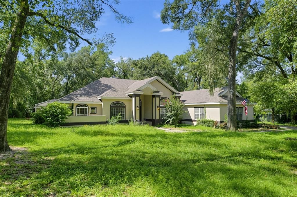 Activo con contrato: $859,900 (5 camas, 5 baños, 3669 Pies cuadrados)