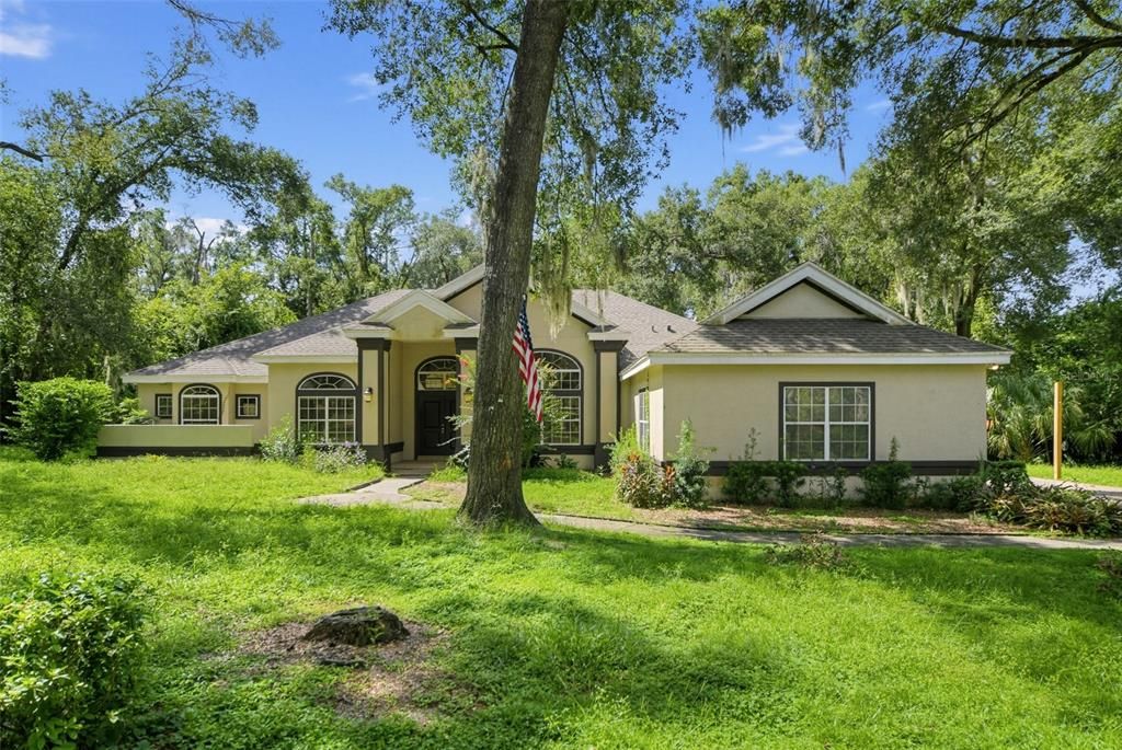 Activo con contrato: $859,900 (5 camas, 5 baños, 3669 Pies cuadrados)