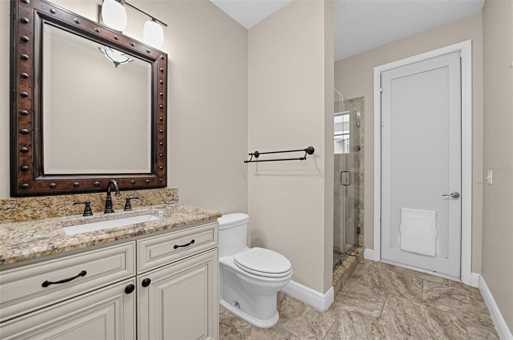 Activo con contrato: $859,900 (5 camas, 5 baños, 3669 Pies cuadrados)