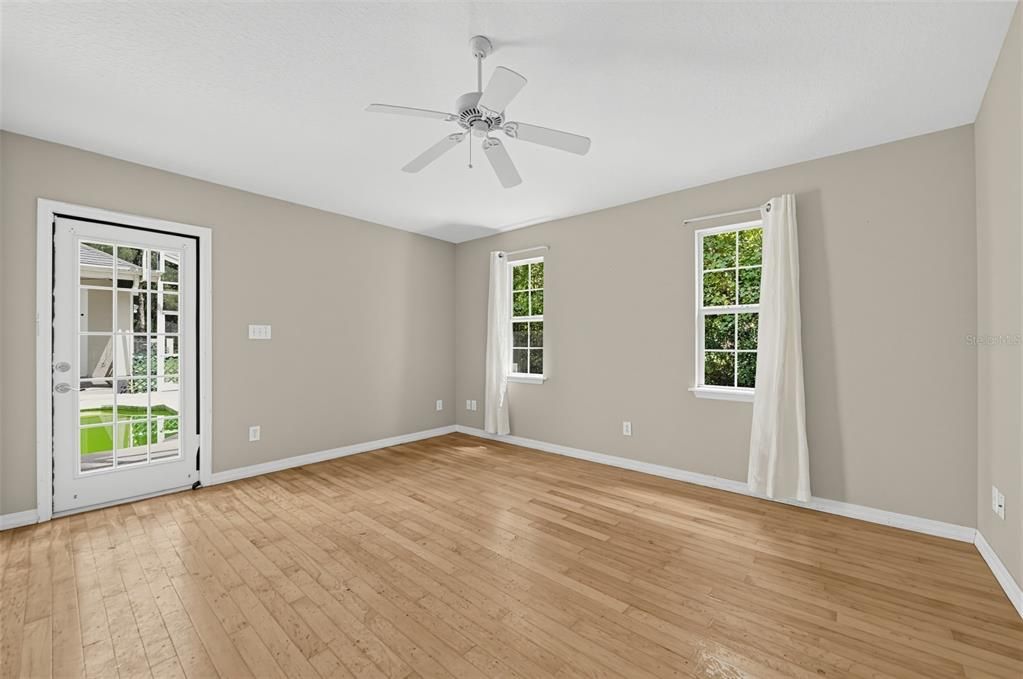 Activo con contrato: $859,900 (5 camas, 5 baños, 3669 Pies cuadrados)