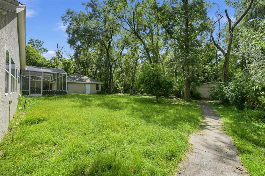Activo con contrato: $859,900 (5 camas, 5 baños, 3669 Pies cuadrados)