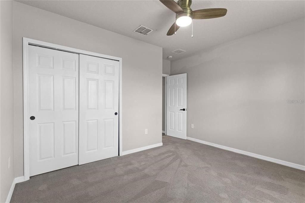 For Rent: $2,400 (4 beds, 3 baths, 1964 Square Feet)