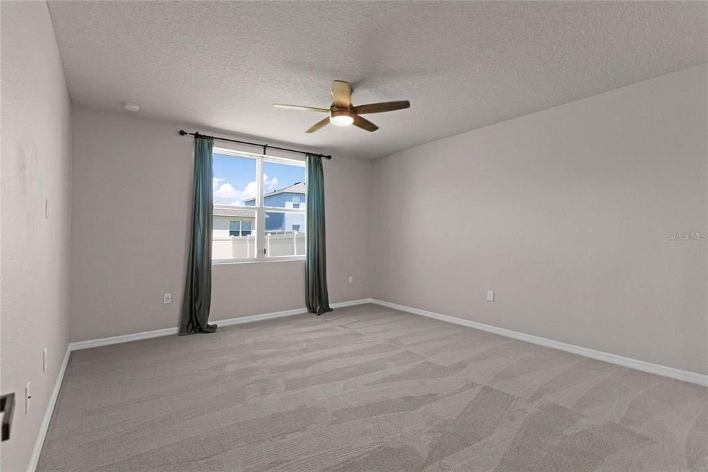 For Rent: $2,400 (4 beds, 3 baths, 1964 Square Feet)