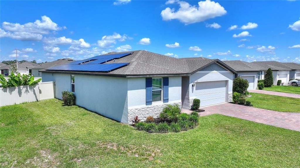 For Rent: $2,400 (4 beds, 3 baths, 1964 Square Feet)