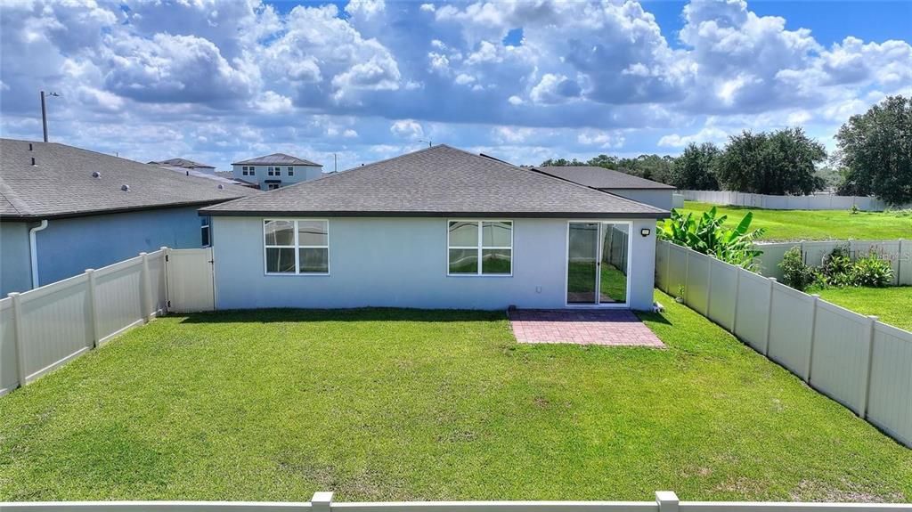 For Rent: $2,400 (4 beds, 3 baths, 1964 Square Feet)