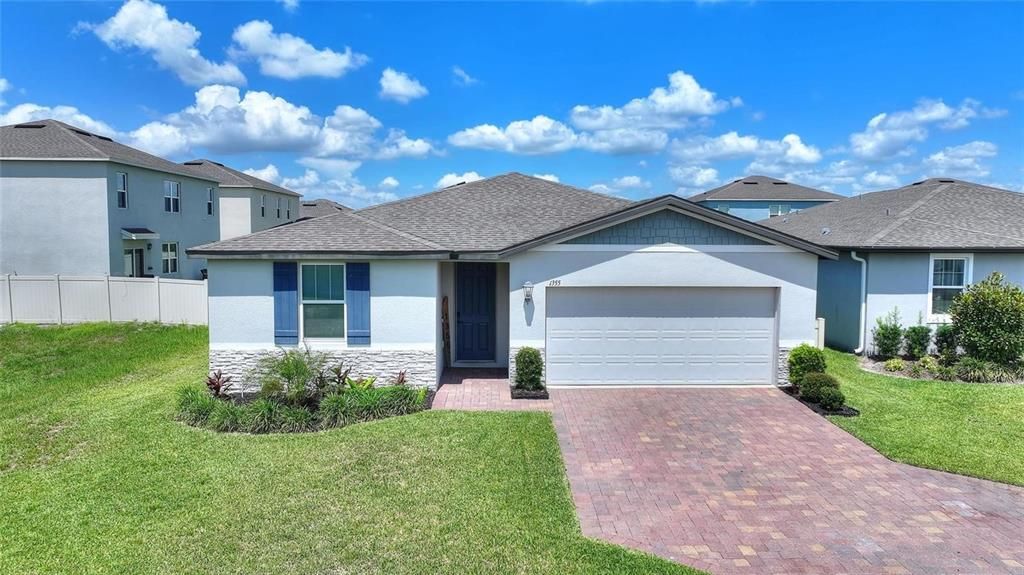 For Rent: $2,400 (4 beds, 3 baths, 1964 Square Feet)