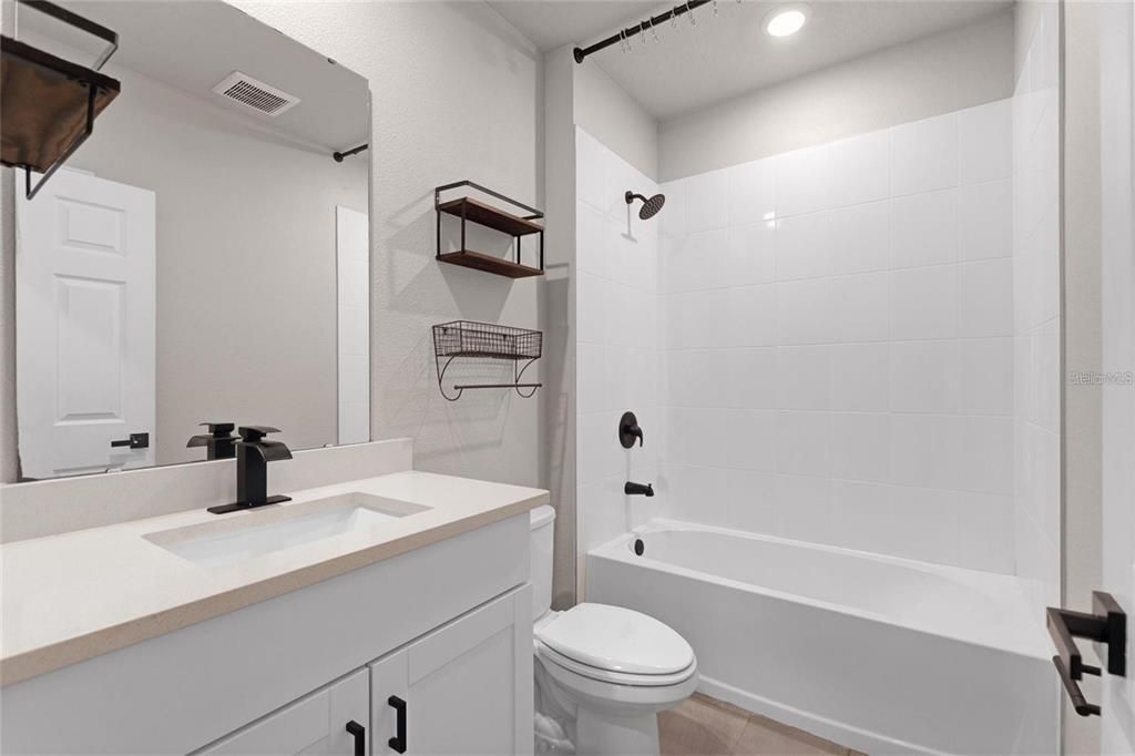 For Rent: $2,400 (4 beds, 3 baths, 1964 Square Feet)