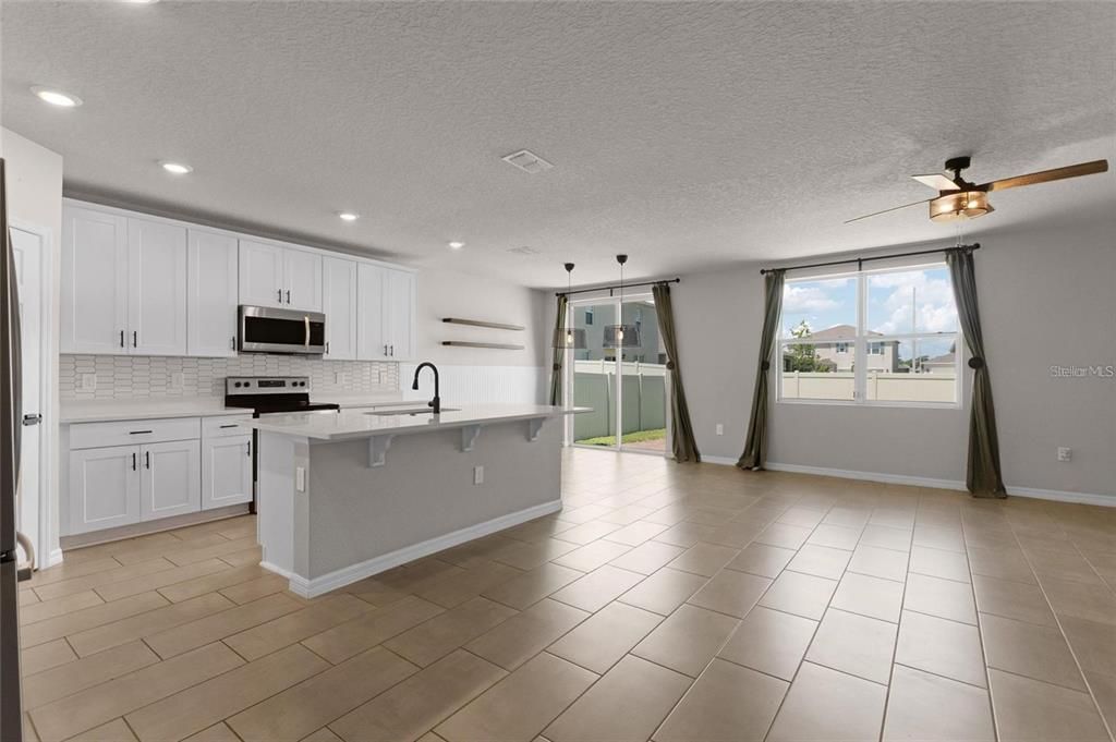 For Rent: $2,400 (4 beds, 3 baths, 1964 Square Feet)