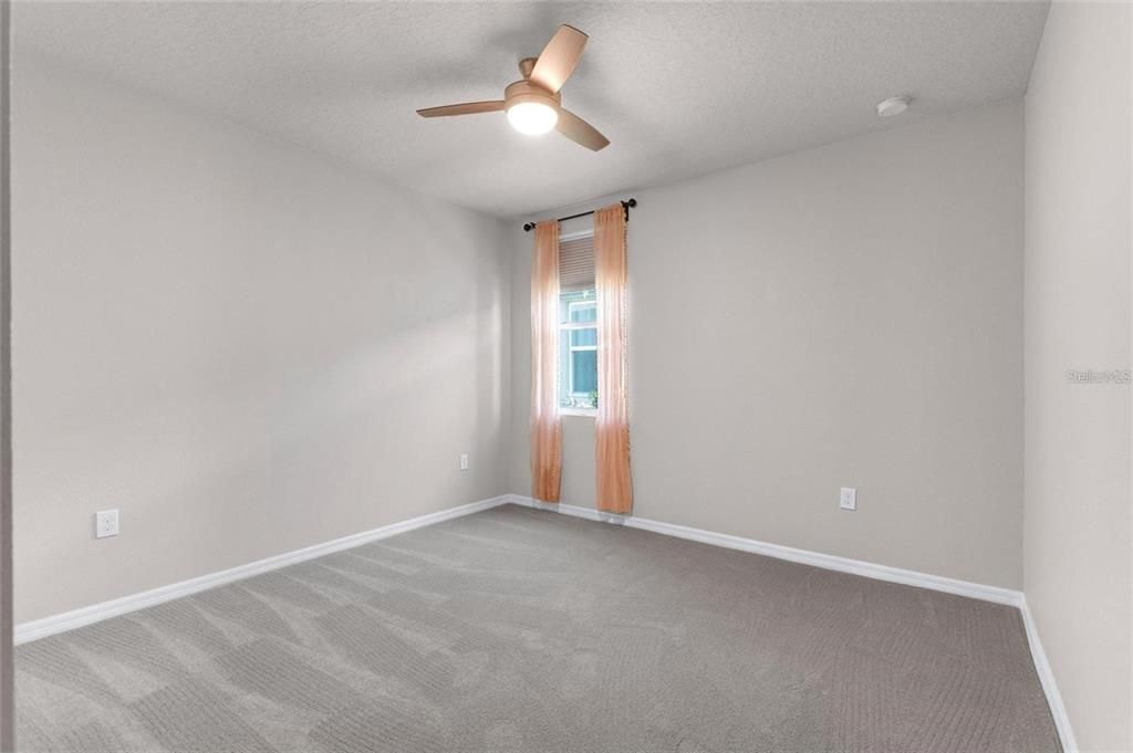 For Rent: $2,400 (4 beds, 3 baths, 1964 Square Feet)