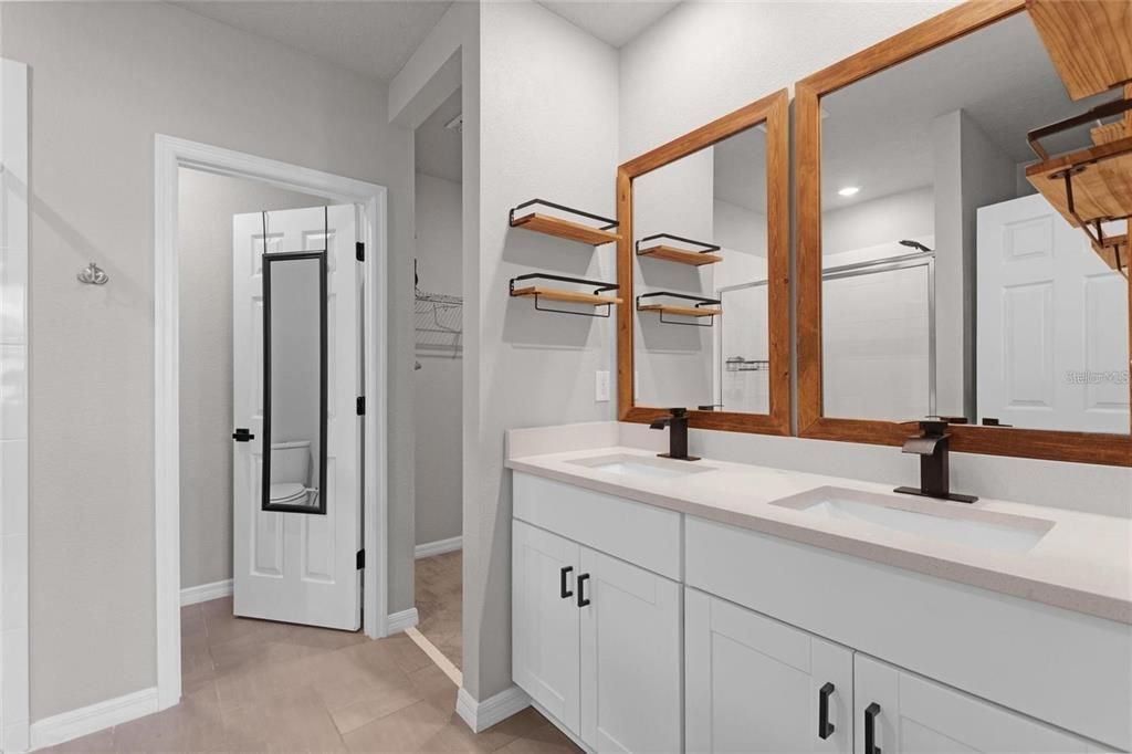 For Rent: $2,400 (4 beds, 3 baths, 1964 Square Feet)