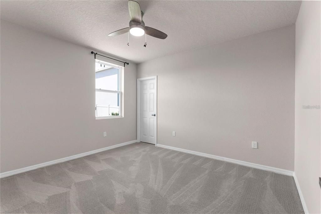 For Rent: $2,400 (4 beds, 3 baths, 1964 Square Feet)