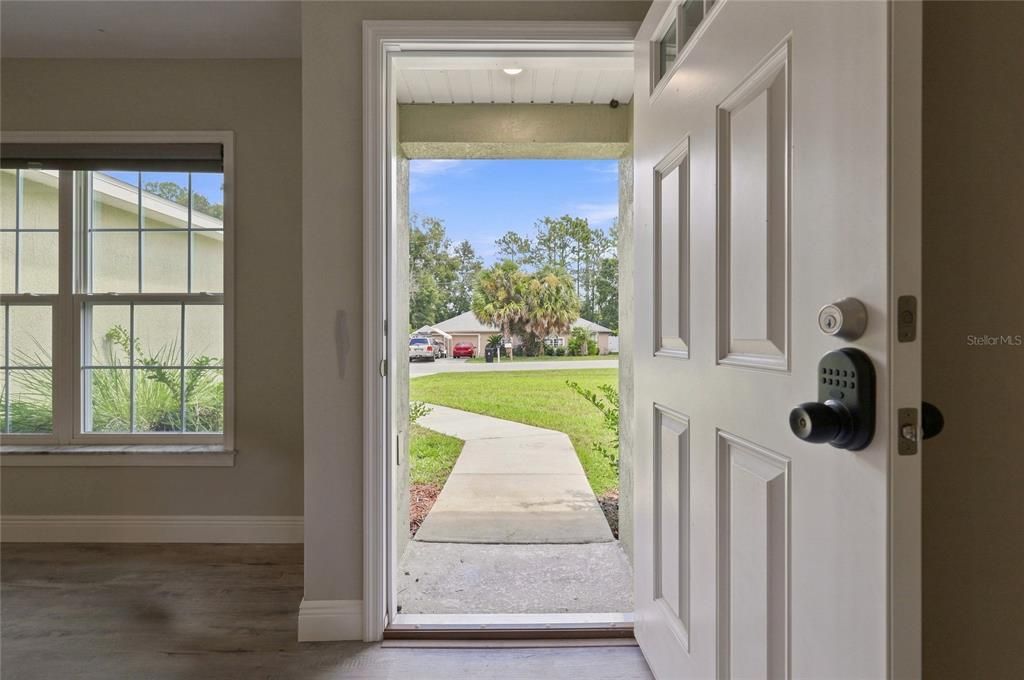 For Sale: $279,900 (3 beds, 2 baths, 1405 Square Feet)