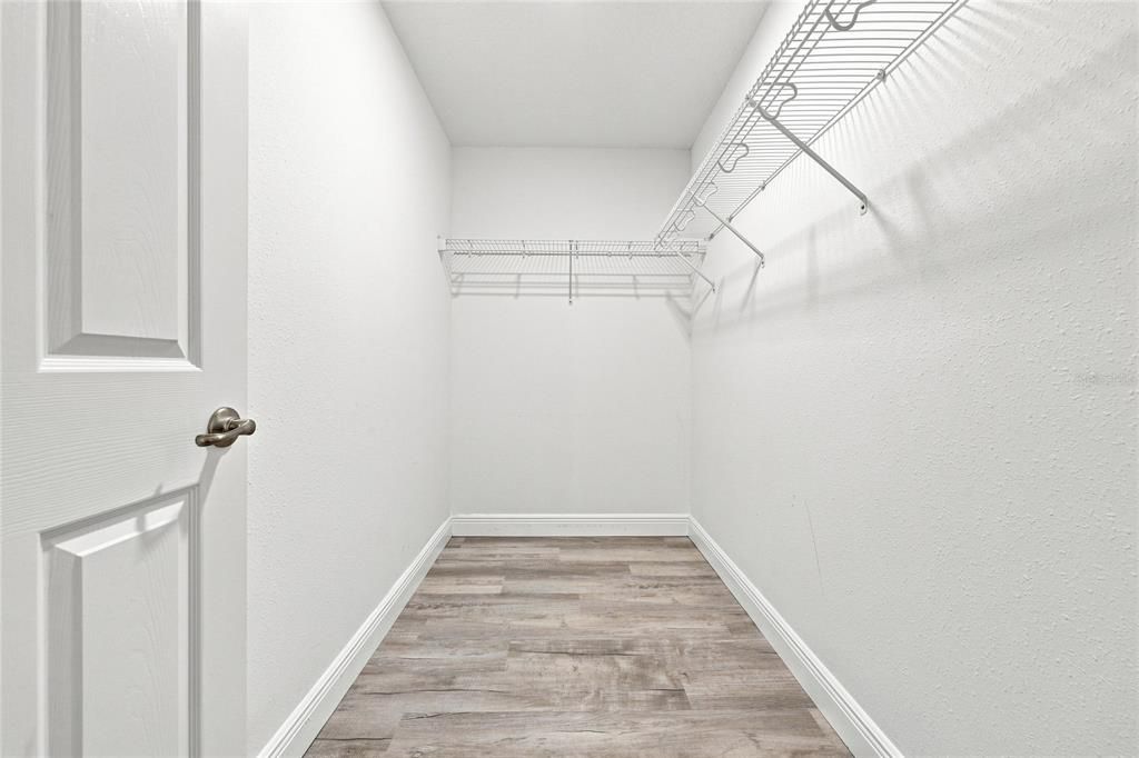 For Sale: $279,900 (3 beds, 2 baths, 1405 Square Feet)