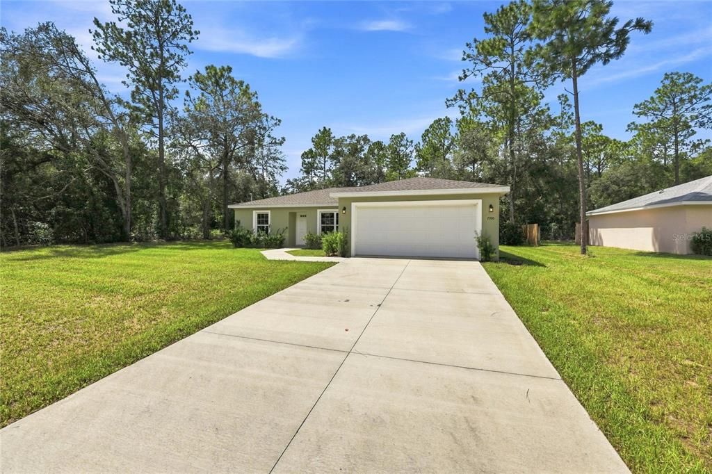For Sale: $279,900 (3 beds, 2 baths, 1405 Square Feet)