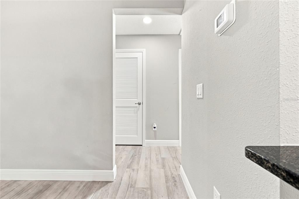 For Sale: $279,900 (3 beds, 2 baths, 1405 Square Feet)