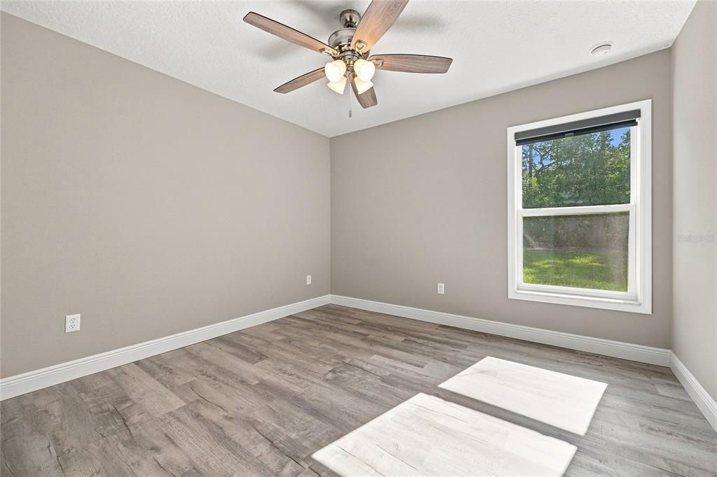 For Sale: $279,900 (3 beds, 2 baths, 1405 Square Feet)