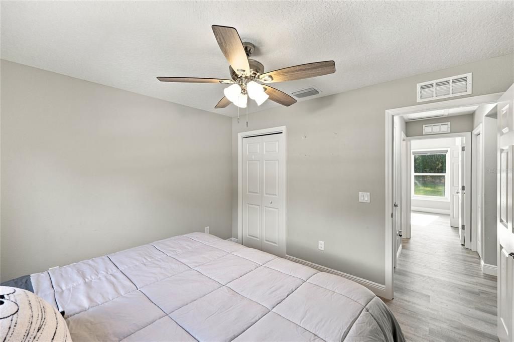 For Sale: $279,900 (3 beds, 2 baths, 1405 Square Feet)