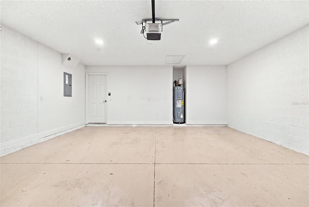For Sale: $279,900 (3 beds, 2 baths, 1405 Square Feet)