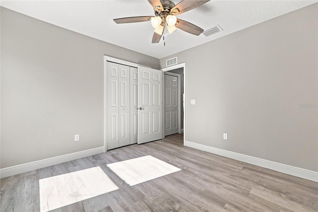 For Sale: $279,900 (3 beds, 2 baths, 1405 Square Feet)