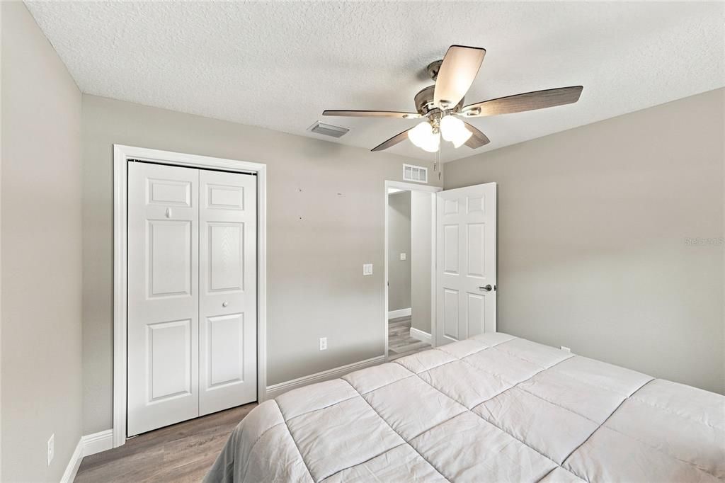 For Sale: $279,900 (3 beds, 2 baths, 1405 Square Feet)