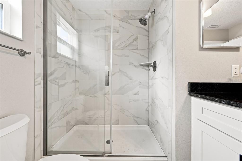 For Sale: $279,900 (3 beds, 2 baths, 1405 Square Feet)