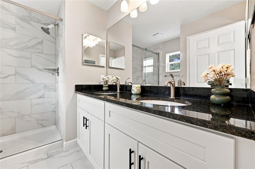 For Sale: $279,900 (3 beds, 2 baths, 1405 Square Feet)
