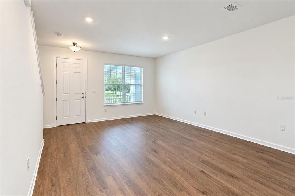 For Rent: $3,100 (3 beds, 2 baths, 1764 Square Feet)