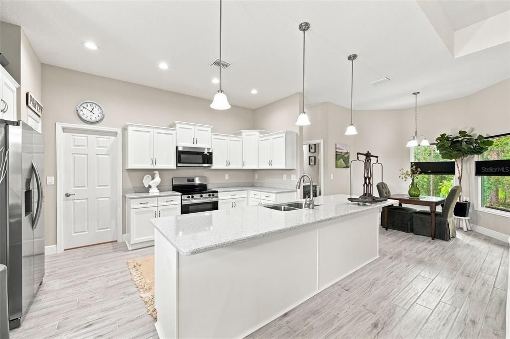 For Sale: $380,000 (3 beds, 2 baths, 1762 Square Feet)