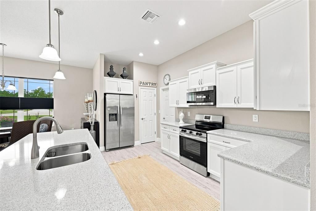 For Sale: $380,000 (3 beds, 2 baths, 1762 Square Feet)