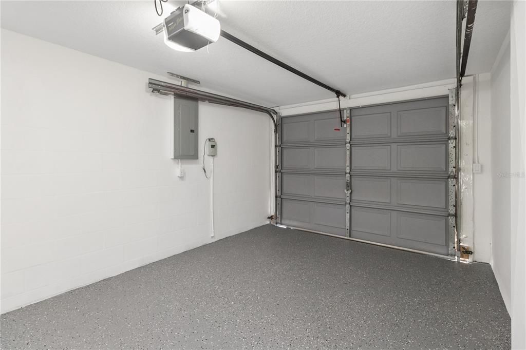 For Sale: $228,900 (2 beds, 2 baths, 848 Square Feet)