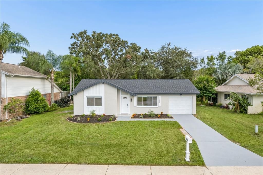 For Sale: $228,900 (2 beds, 2 baths, 848 Square Feet)