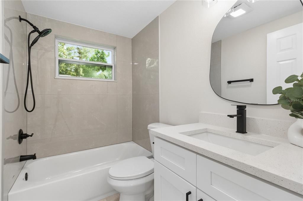 For Sale: $228,900 (2 beds, 2 baths, 848 Square Feet)