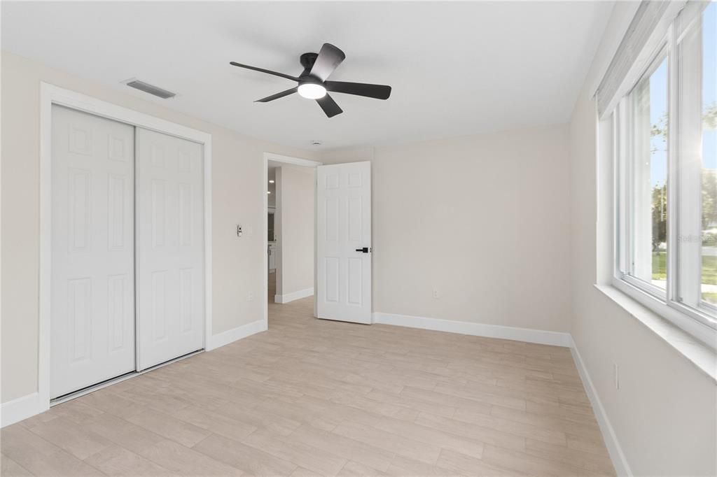 For Sale: $228,900 (2 beds, 2 baths, 848 Square Feet)