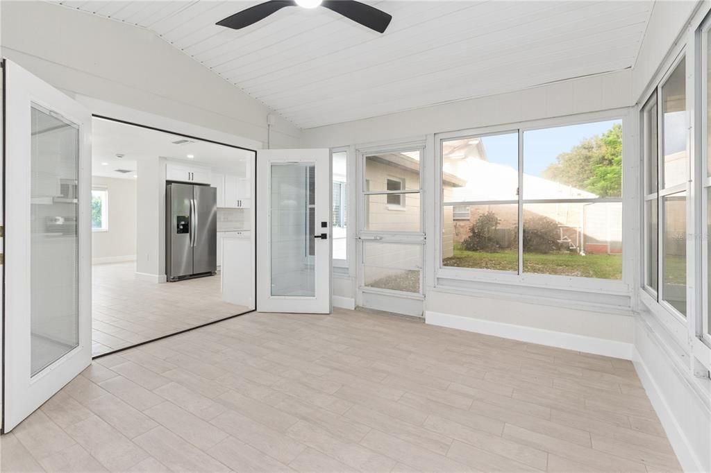 For Sale: $228,900 (2 beds, 2 baths, 848 Square Feet)