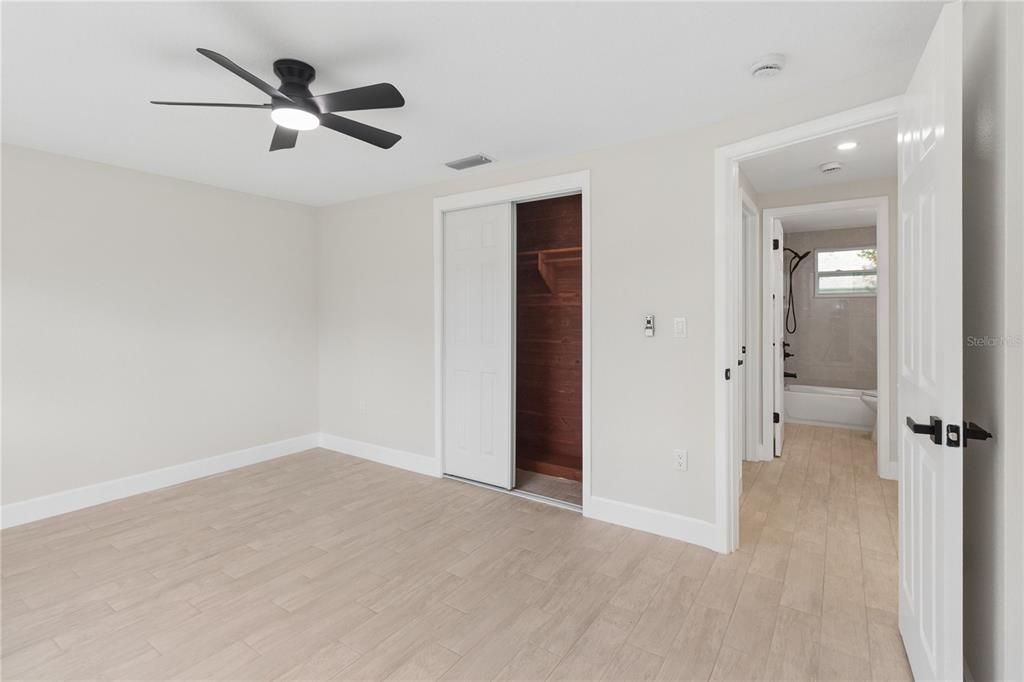 For Sale: $228,900 (2 beds, 2 baths, 848 Square Feet)