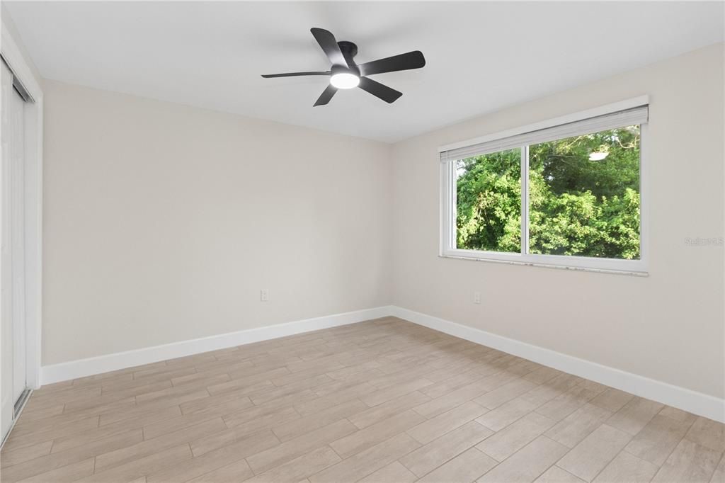 For Sale: $228,900 (2 beds, 2 baths, 848 Square Feet)