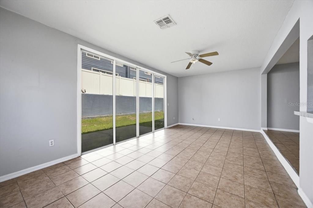 For Rent: $1,650 (3 beds, 2 baths, 1748 Square Feet)