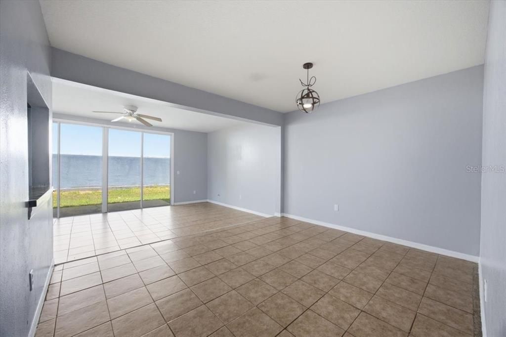 For Rent: $1,650 (3 beds, 2 baths, 1748 Square Feet)