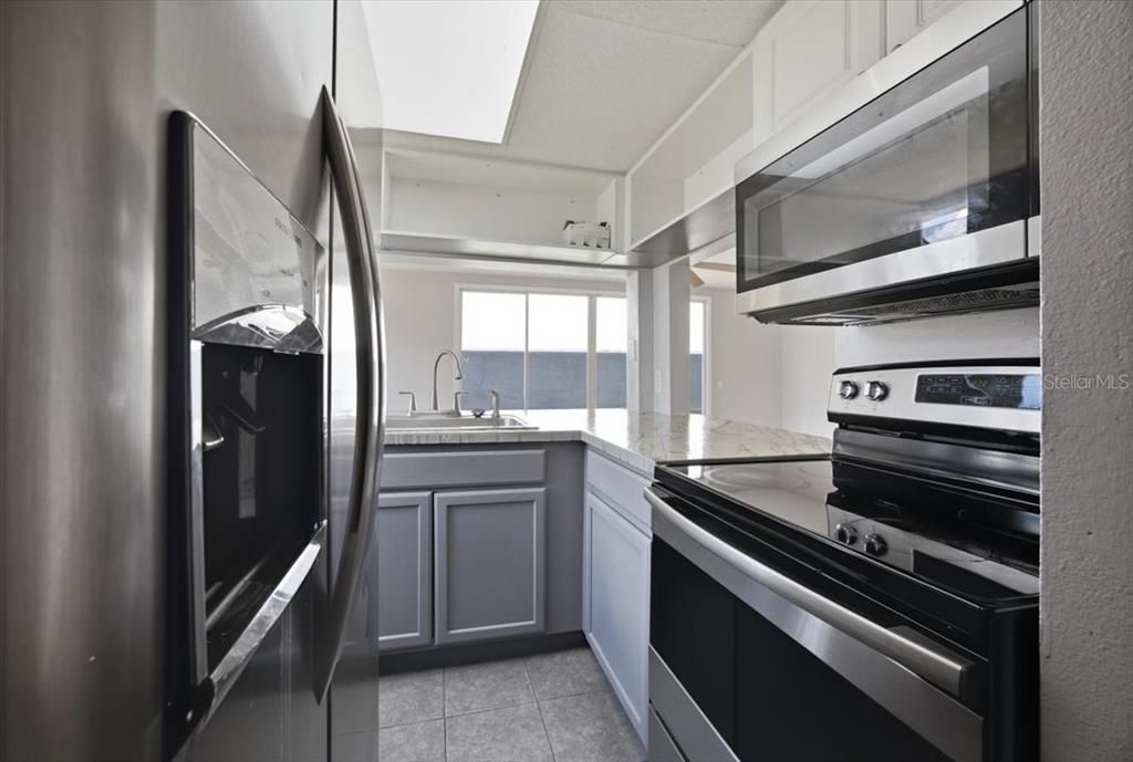 For Rent: $1,650 (3 beds, 2 baths, 1748 Square Feet)