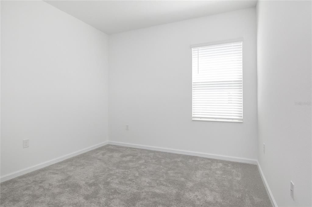 For Rent: $2,400 (6 beds, 3 baths, 2634 Square Feet)