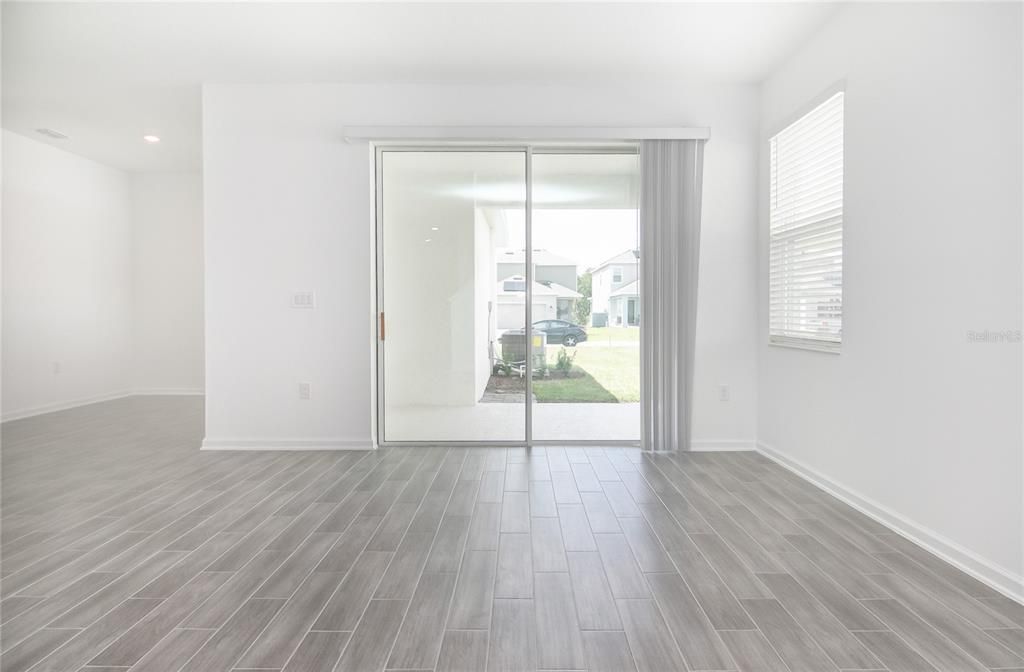 For Rent: $2,400 (6 beds, 3 baths, 2634 Square Feet)