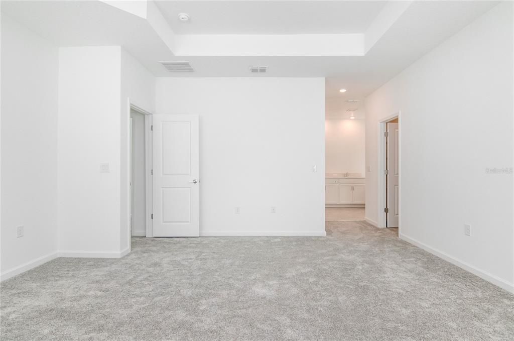 For Rent: $2,400 (6 beds, 3 baths, 2634 Square Feet)