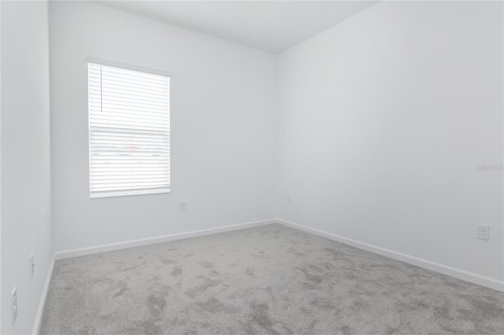 For Rent: $2,400 (6 beds, 3 baths, 2634 Square Feet)