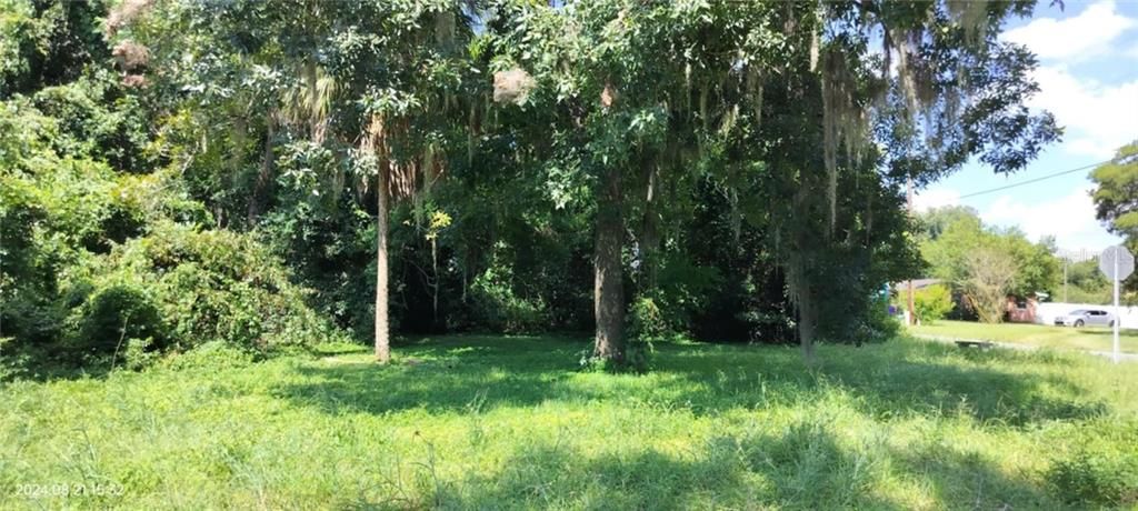 На продажу: $22,500 (0.27 acres)