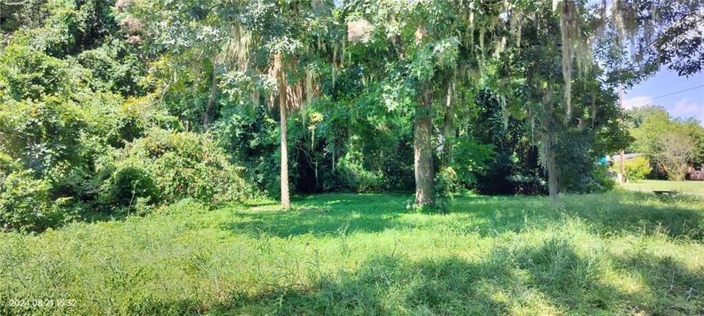 На продажу: $22,500 (0.27 acres)