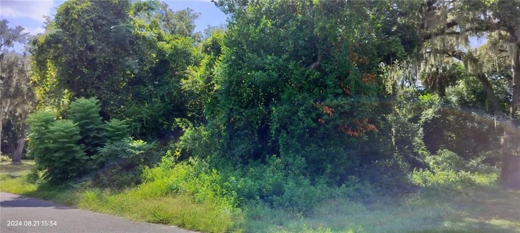 На продажу: $22,500 (0.27 acres)