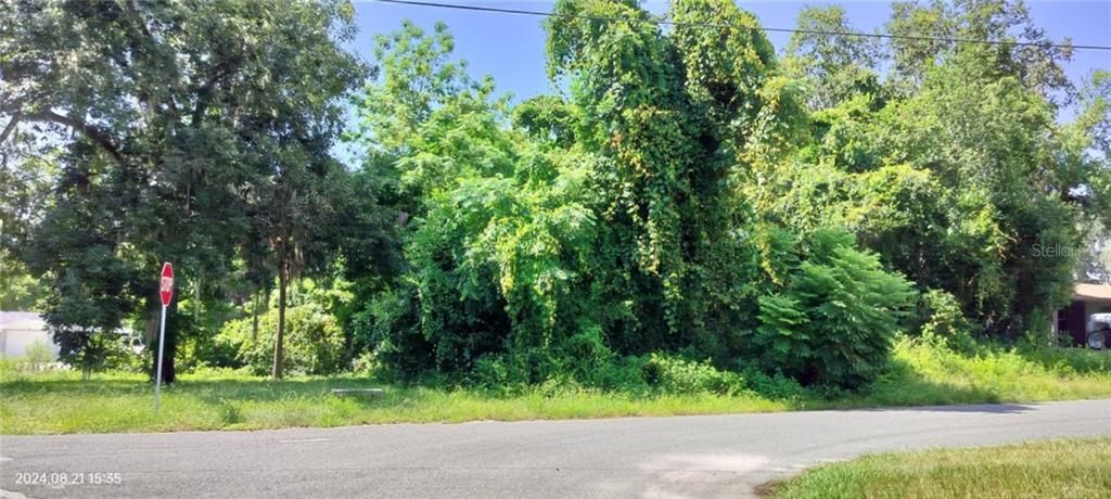 На продажу: $22,500 (0.27 acres)