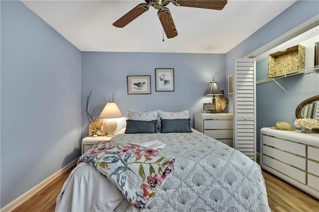 Activo con contrato: $369,000 (2 camas, 2 baños, 1325 Pies cuadrados)