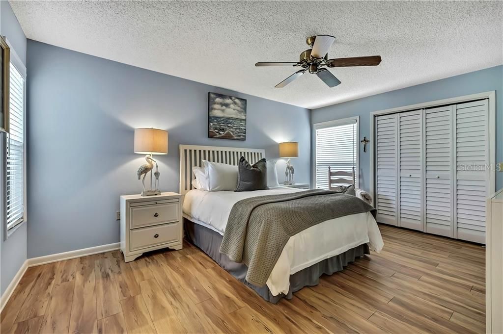 Activo con contrato: $369,000 (2 camas, 2 baños, 1325 Pies cuadrados)